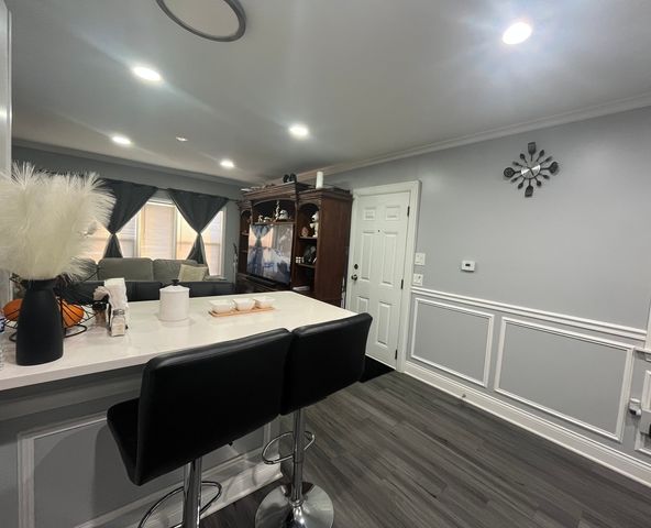 9001 S Cicero Avenue 6, Oak Lawn, IL 60453