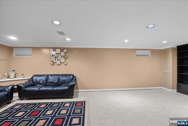 0-150 Tunbridge Road, Fair Lawn, NJ 07410