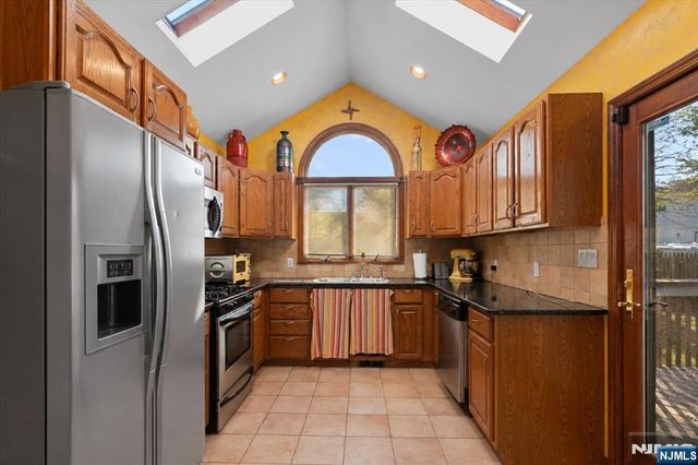 0-150 Tunbridge Road, Fair Lawn, NJ 07410