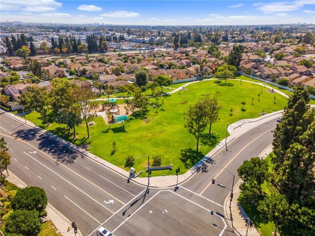 2756 Monza, Tustin, CA 92782