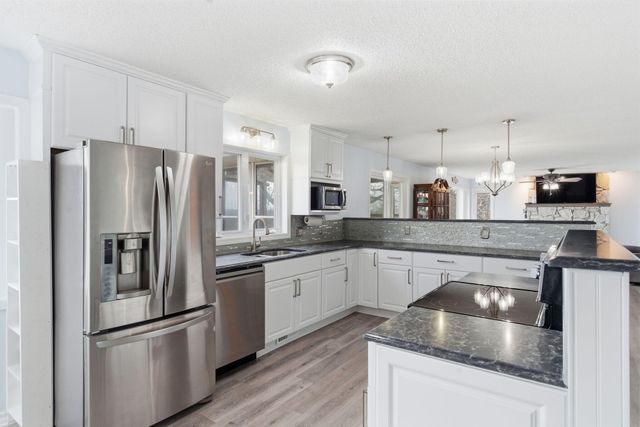 8 Hillcrest Drive, Kimberling City, MO 65686