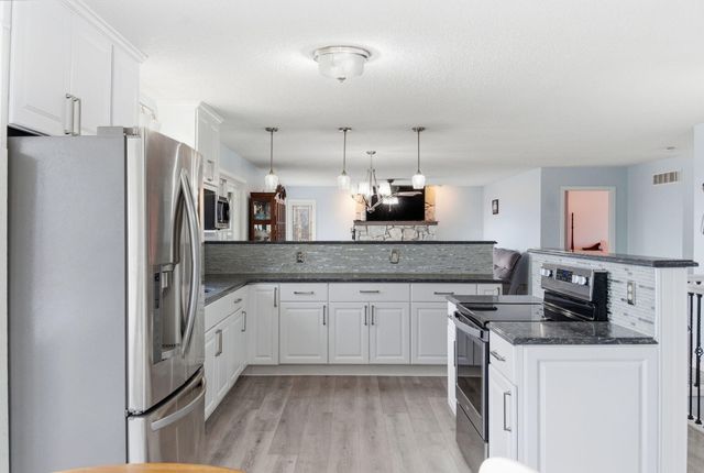 8 Hillcrest Drive, Kimberling City, MO 65686