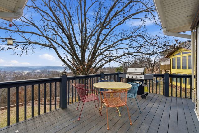 8 Hillcrest Drive, Kimberling City, MO 65686