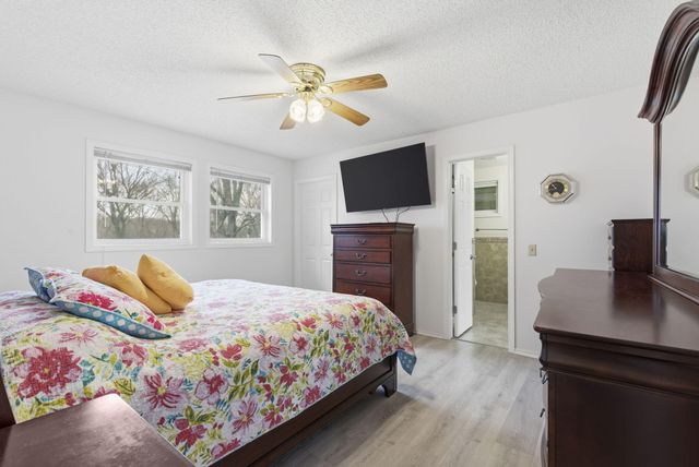 8 Hillcrest Drive, Kimberling City, MO 65686