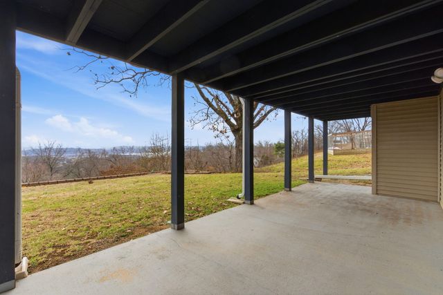 8 Hillcrest Drive, Kimberling City, MO 65686