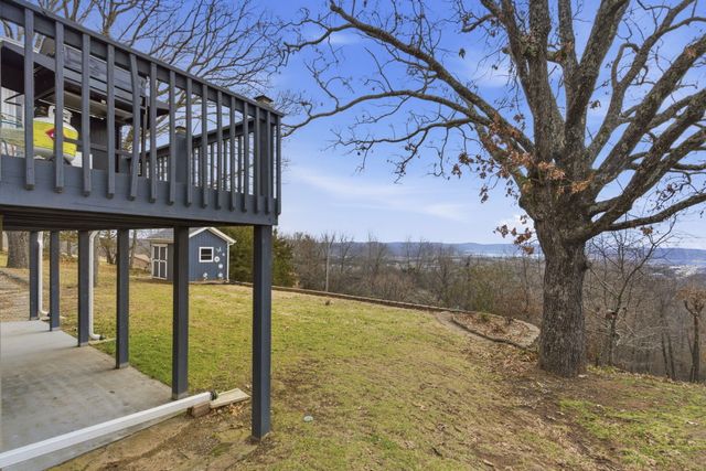 8 Hillcrest Drive, Kimberling City, MO 65686