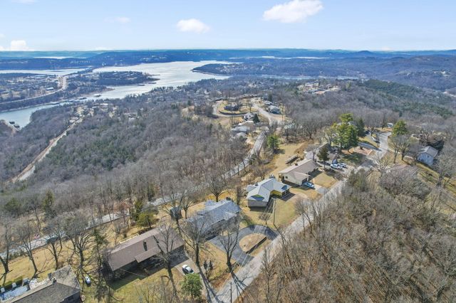 8 Hillcrest Drive, Kimberling City, MO 65686