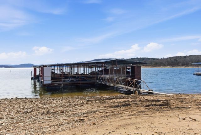 8 Hillcrest Drive, Kimberling City, MO 65686