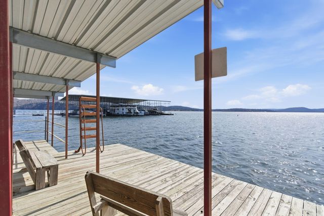 8 Hillcrest Drive, Kimberling City, MO 65686