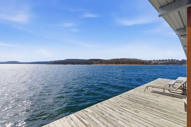 8 Hillcrest Drive, Kimberling City, MO 65686