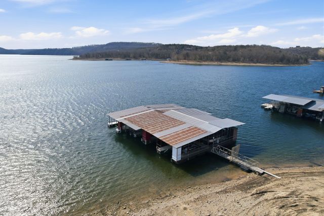 8 Hillcrest Drive, Kimberling City, MO 65686