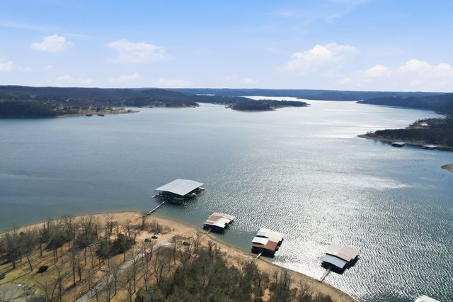 8 Hillcrest Drive, Kimberling City, MO 65686