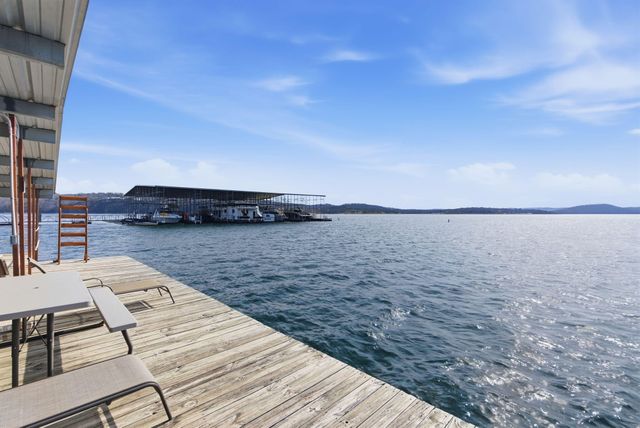 8 Hillcrest Drive, Kimberling City, MO 65686