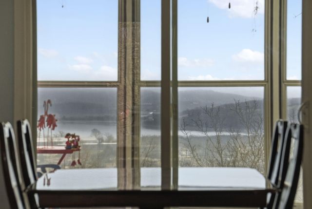 8 Hillcrest Drive, Kimberling City, MO 65686