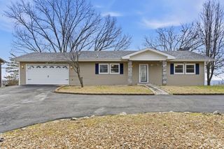 8 Hillcrest Drive, Kimberling City, MO 65686