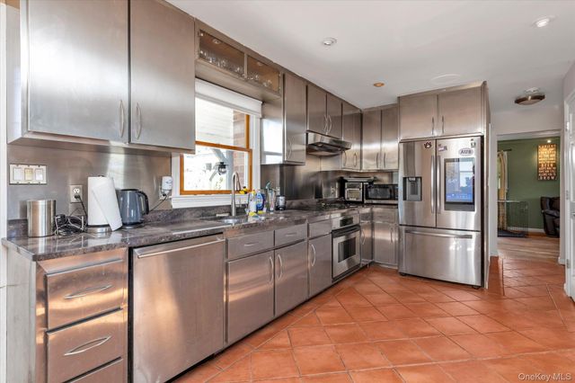45 Carman Avenue, East Rockaway, NY 11518