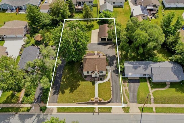310 9th AVENUE N, Onalaska, WI 54650