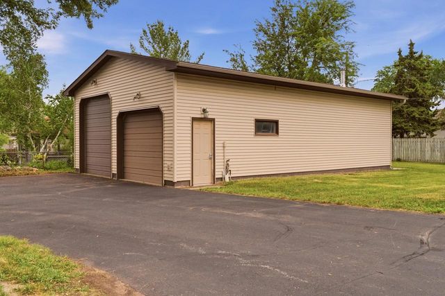 310 9th AVENUE N, Onalaska, WI 54650
