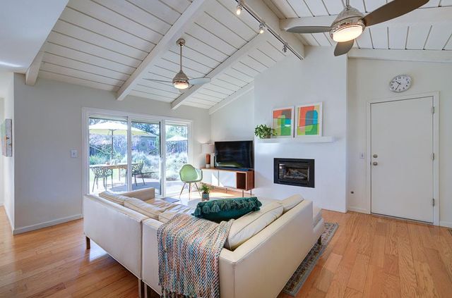 2633 W San Jose Avenue, Fresno, CA 93711