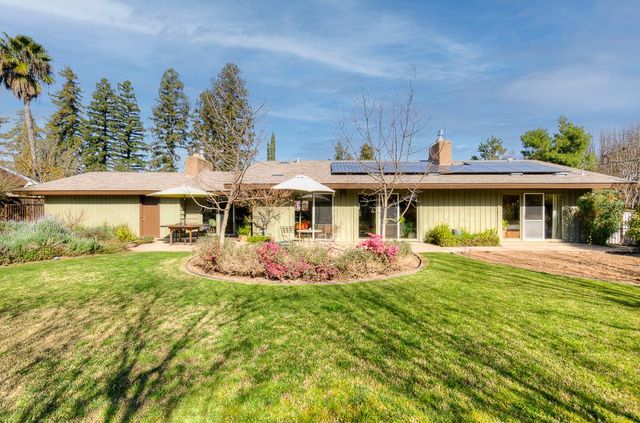 2633 W San Jose Avenue, Fresno, CA 93711