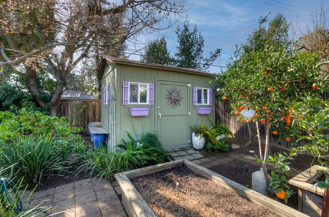 2633 W San Jose Avenue, Fresno, CA 93711