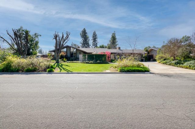 2633 W San Jose Avenue, Fresno, CA 93711