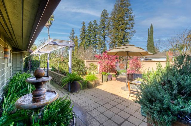 2633 W San Jose Avenue, Fresno, CA 93711