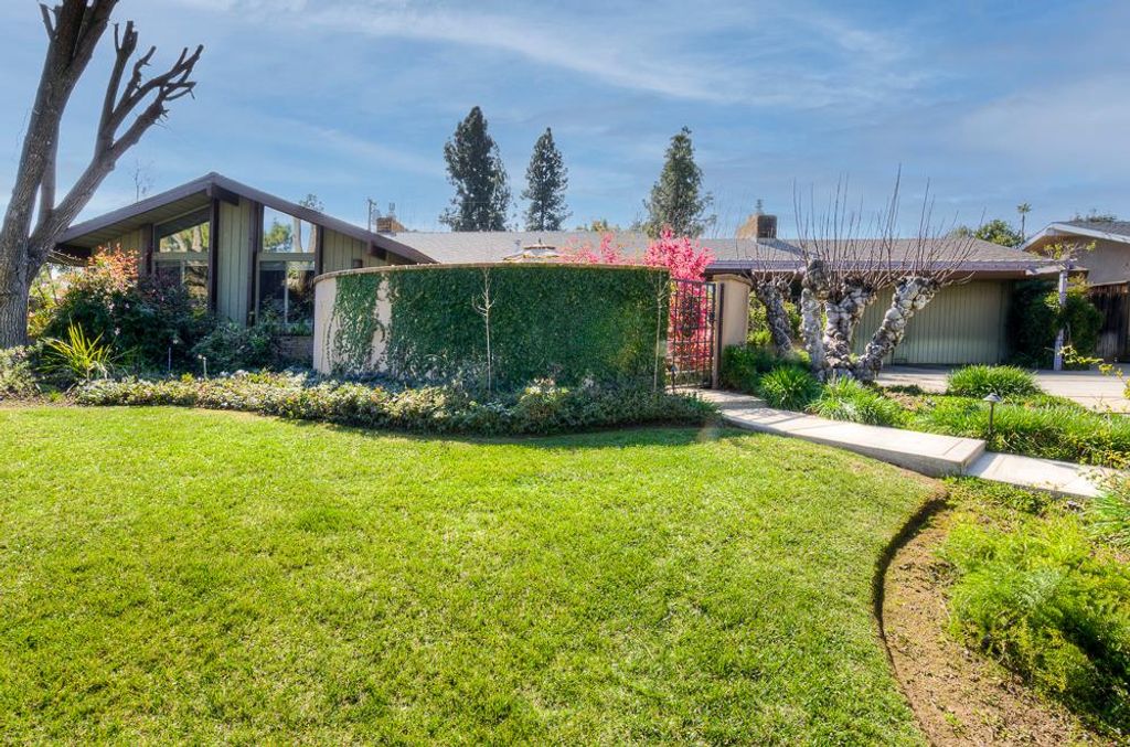 2633 W San Jose Avenue, Fresno, CA 93711