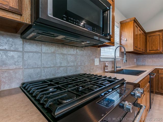 1706 W Austin Place, Broken Arrow, OK 74011