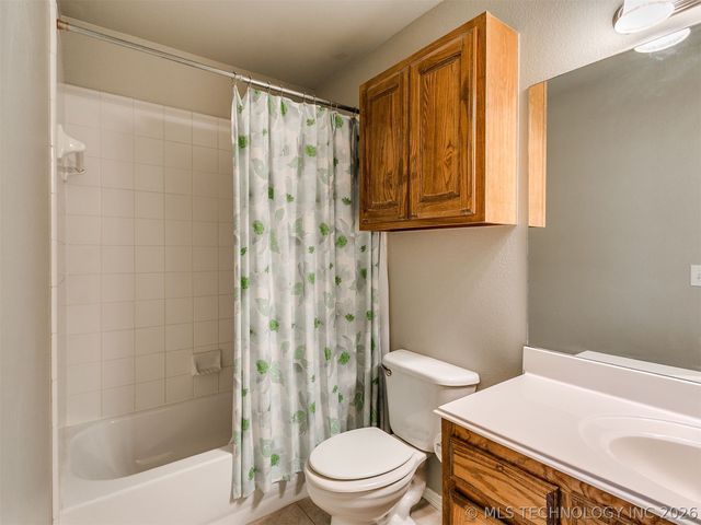 1706 W Austin Place, Broken Arrow, OK 74011