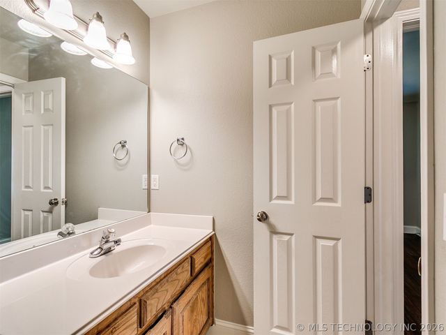 1706 W Austin Place, Broken Arrow, OK 74011