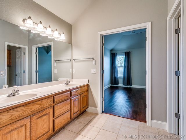 1706 W Austin Place, Broken Arrow, OK 74011