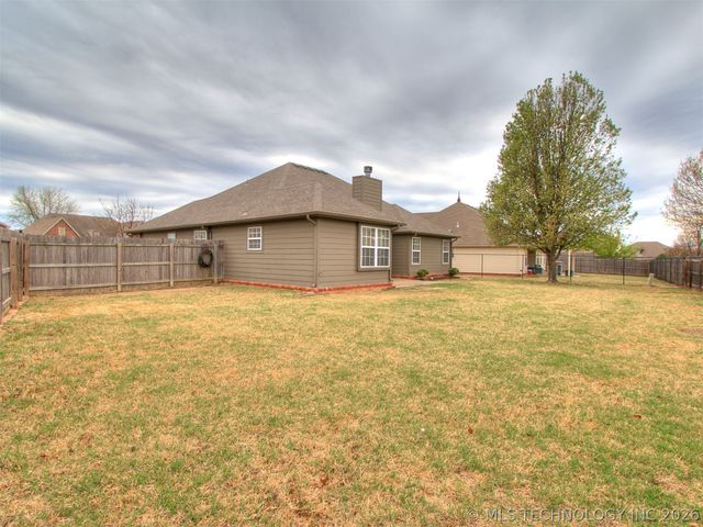 1706 W Austin Place, Broken Arrow, OK 74011