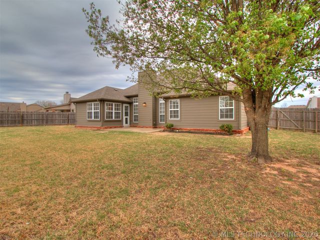 1706 W Austin Place, Broken Arrow, OK 74011