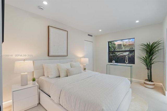 1108 Harrison St, Hollywood, FL 33019