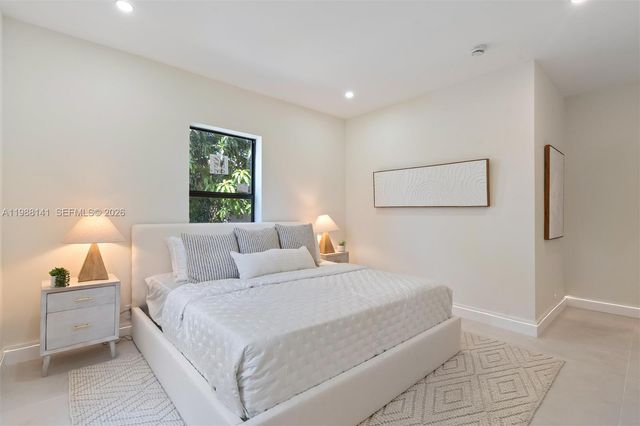 1108 Harrison St, Hollywood, FL 33019