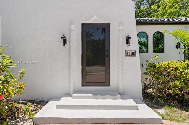 1108 Harrison St, Hollywood, FL 33019