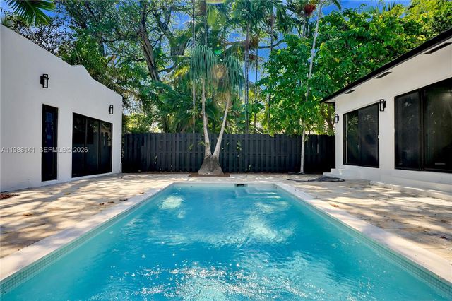 1108 Harrison St, Hollywood, FL 33019