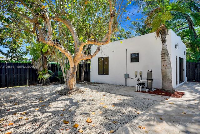 1108 Harrison St, Hollywood, FL 33019