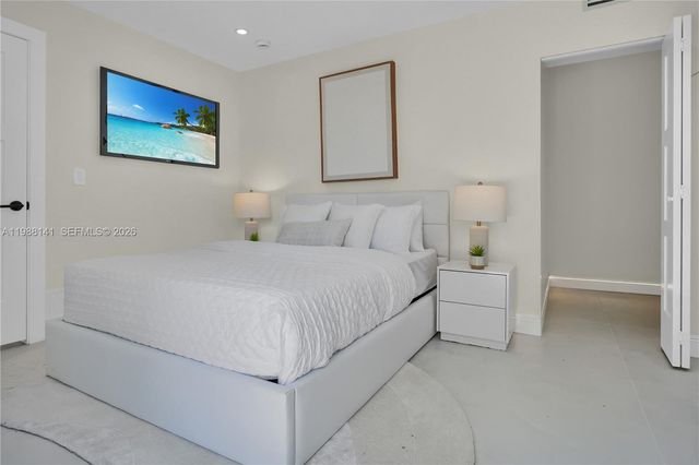 1108 Harrison St, Hollywood, FL 33019