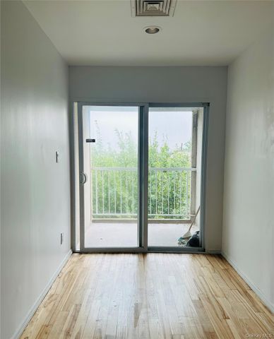 10009 39th Avenue 4E, Corona, NY 11368