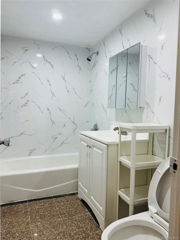 10009 39th Avenue 4E, Corona, NY 11368