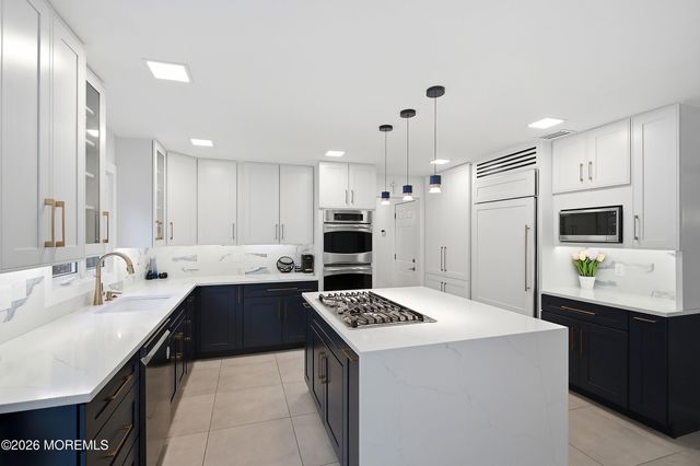 31 Eli Circle, Morganville, NJ 07751