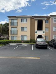 2427 Centergate Dr 301, Miramar, FL 33025