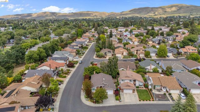 5001 Saint Garrett Ct, Concord, CA 94521