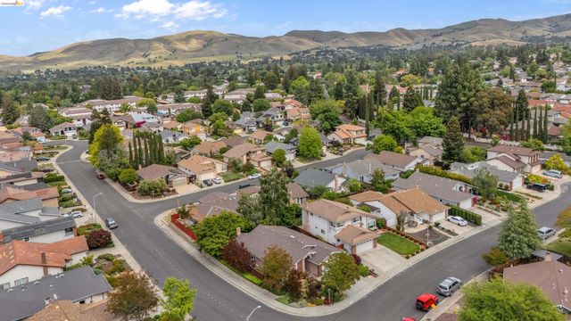 5001 Saint Garrett Ct, Concord, CA 94521