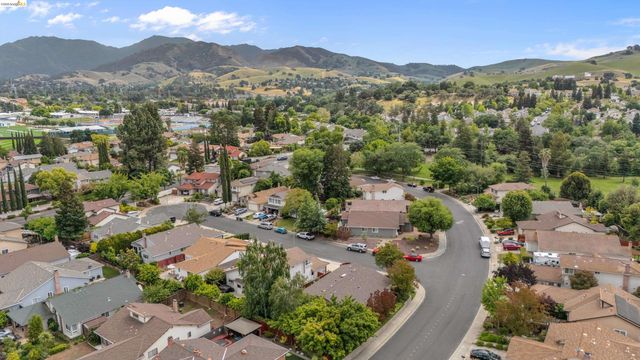 5001 Saint Garrett Ct, Concord, CA 94521