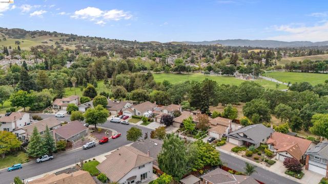 5001 Saint Garrett Ct, Concord, CA 94521