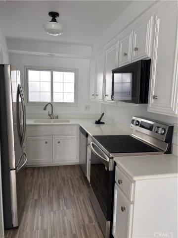 8130 Redlands 10, Playa Del Rey, CA 90293