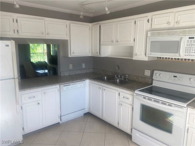 123 Palm DR 2862, Naples, FL 34112